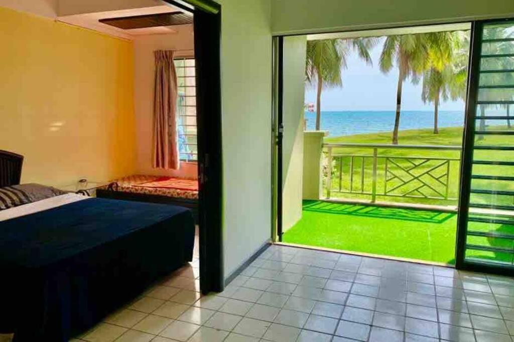 Pd Malacca Straits Apartment *