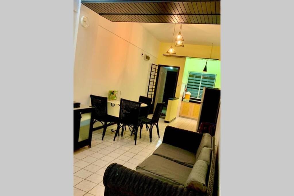 Pd Malacca Straits Apartment